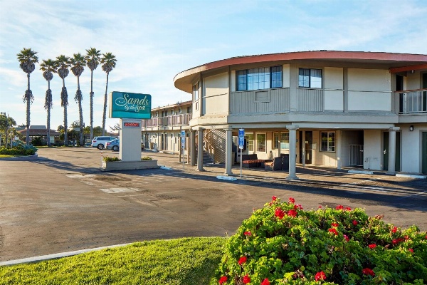 Sands by the Sea Motel image 1